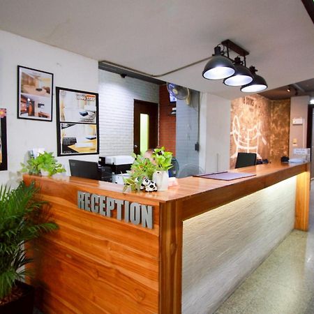 18 Coins Budget Hotel Патая Екстериор снимка