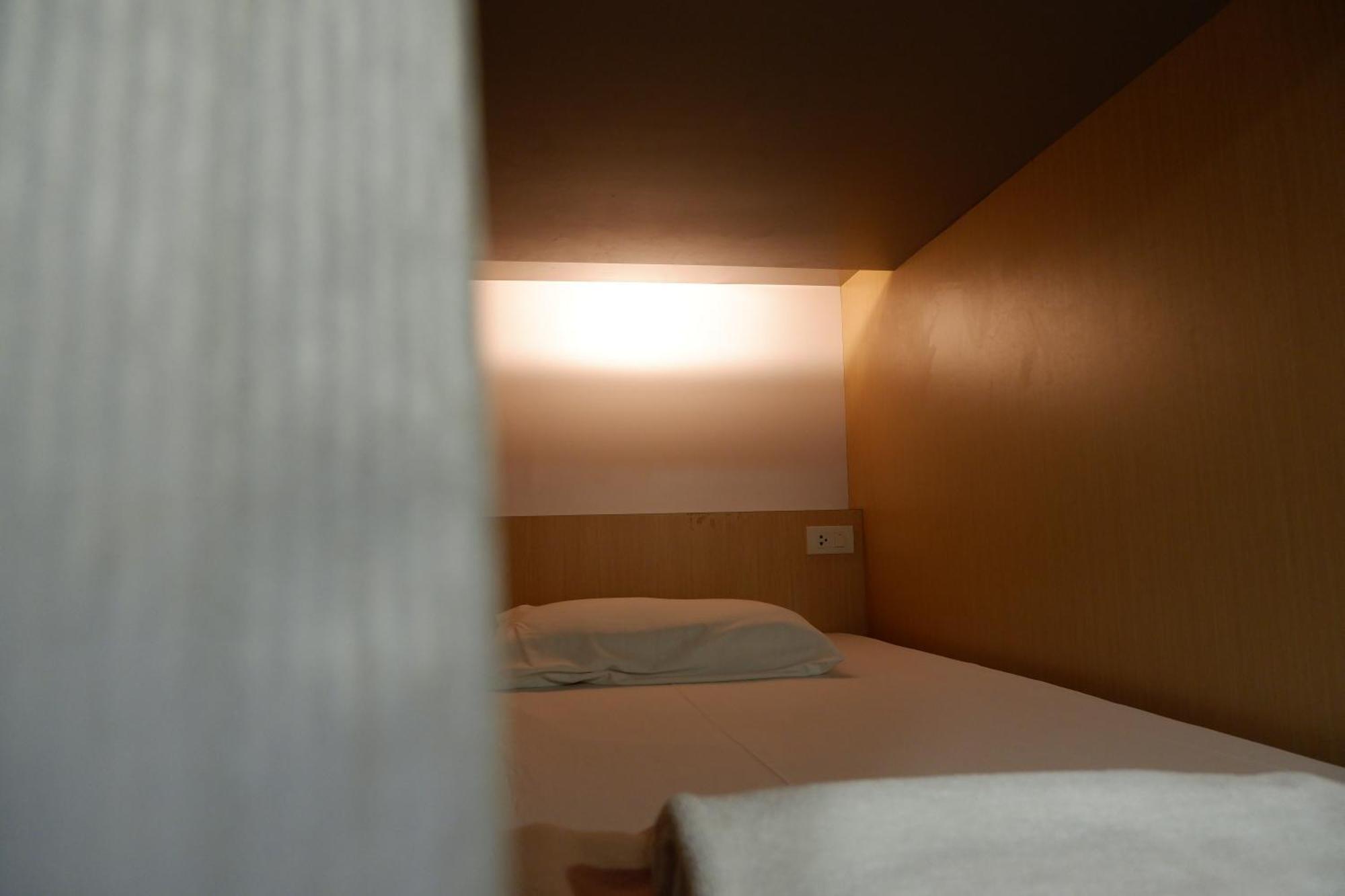 18 Coins Budget Hotel Патая Стая снимка