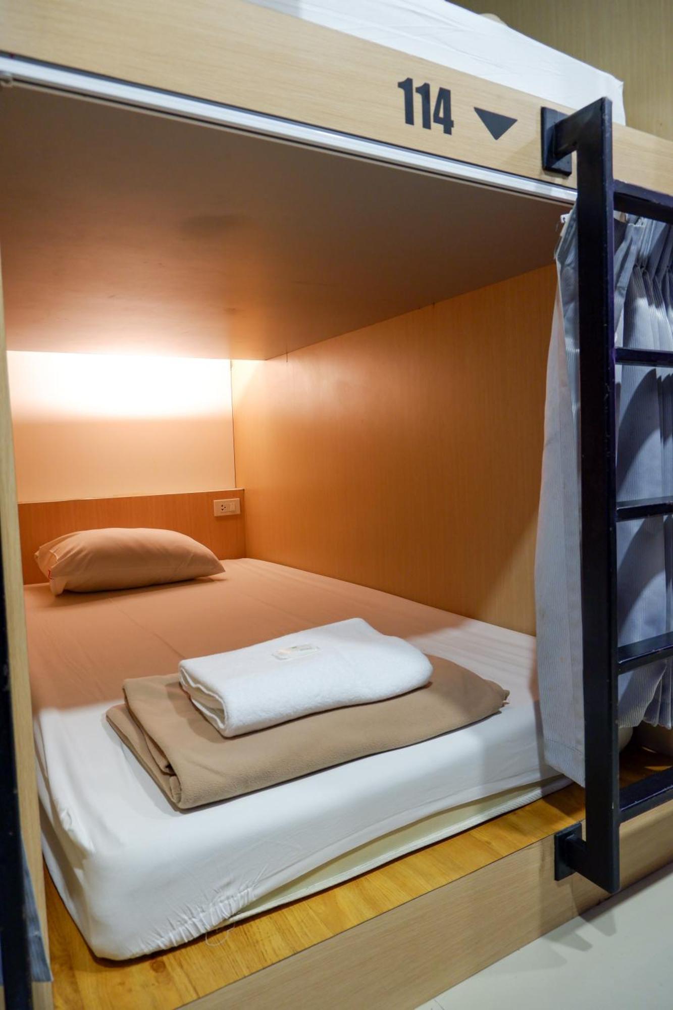 18 Coins Budget Hotel Патая Стая снимка