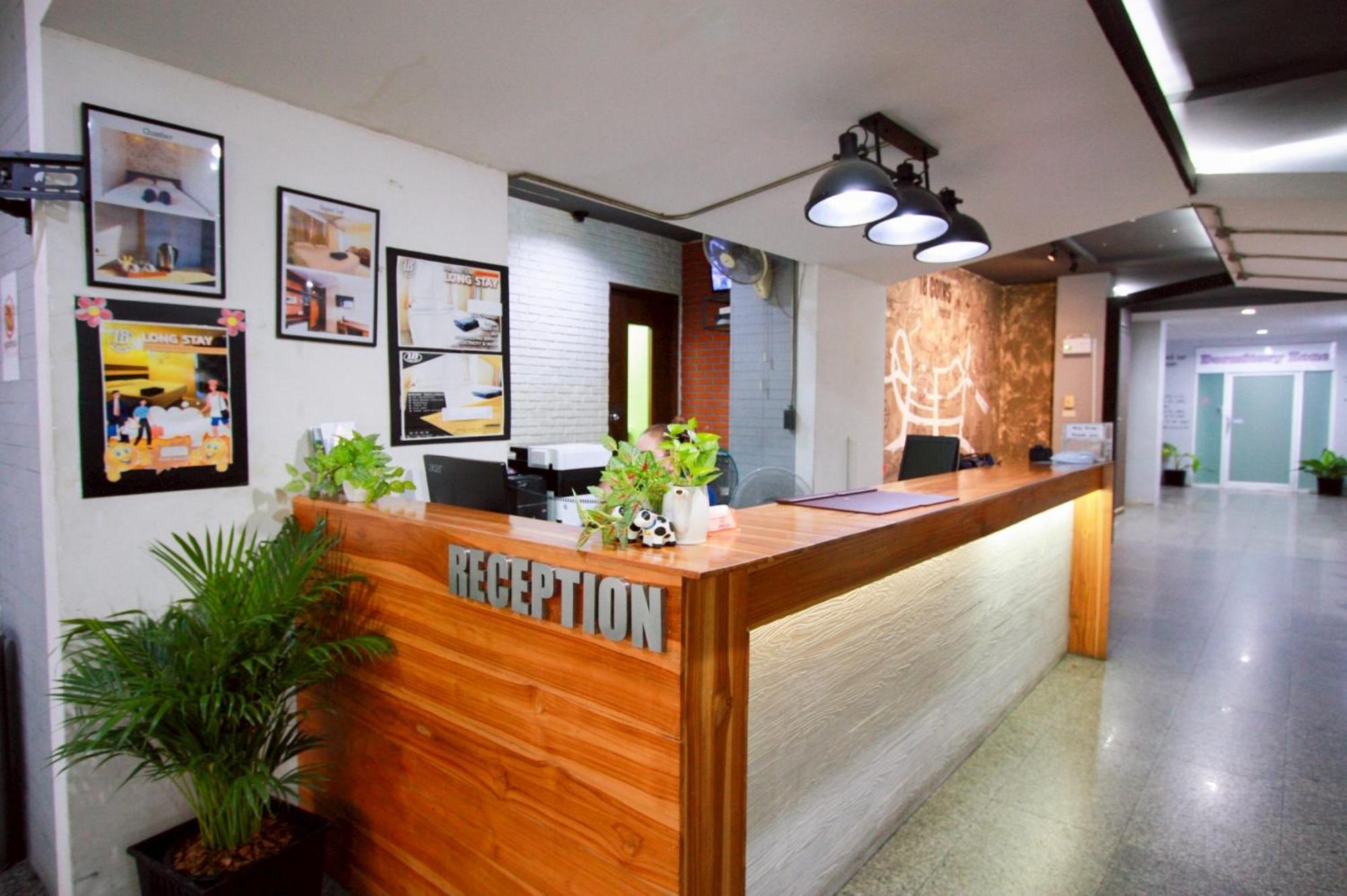 18 Coins Budget Hotel Патая Екстериор снимка