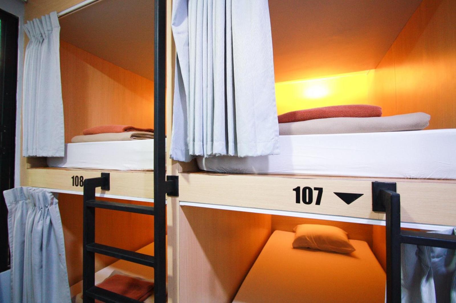 18 Coins Budget Hotel Патая Стая снимка